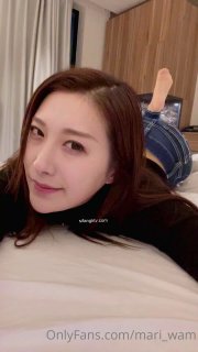 少妇一边喂奶一边给我做soul上约的黑丝巨乳小姐姐